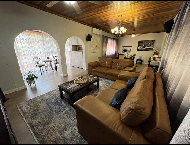 4 BEDROOM HOUSE FOR SALE IN VANDERBIJLPARK SE 3